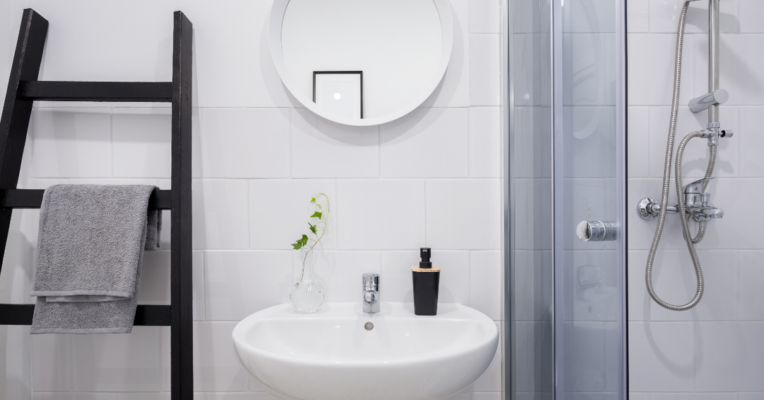Clever Bathroom Organization Hacks