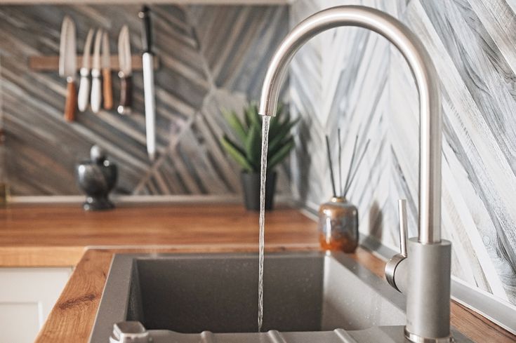 Acrylic Sink vs Ceramic Sink