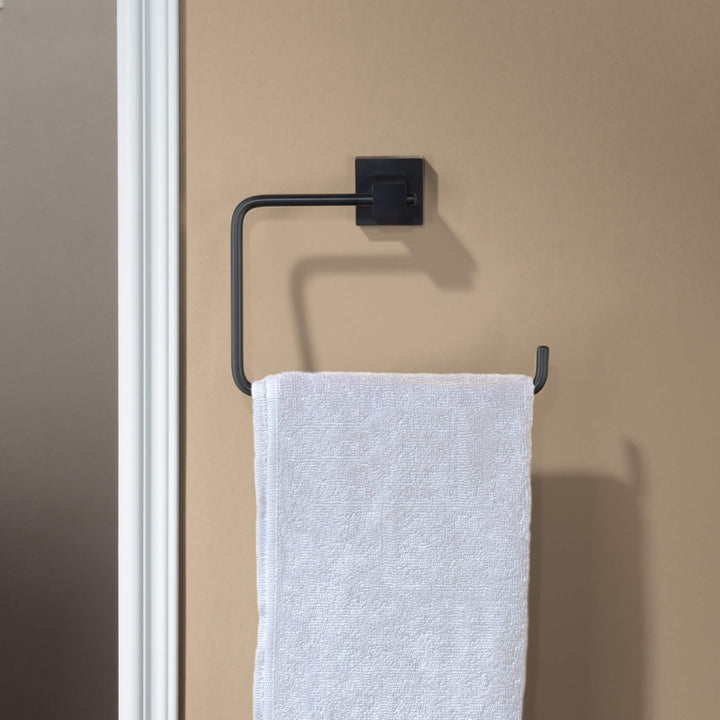 Quadra 2-Piece Bathroom Hardware Set