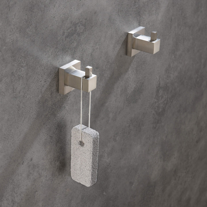 Quadra 4-Piece Bathroom Hardware Set in 2