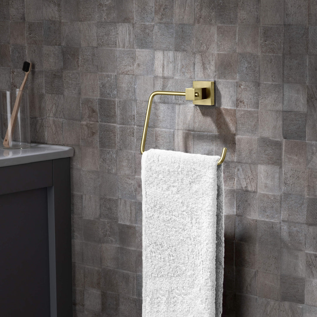 Quadra 4-Piece Bathroom Hardware Set in 2