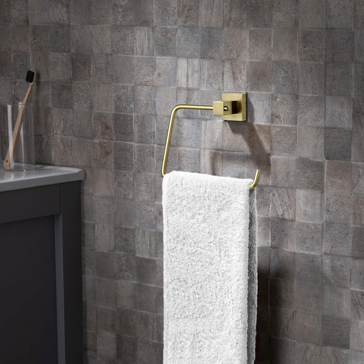 Quadra 4-Piece Bathroom Hardware Set in 2