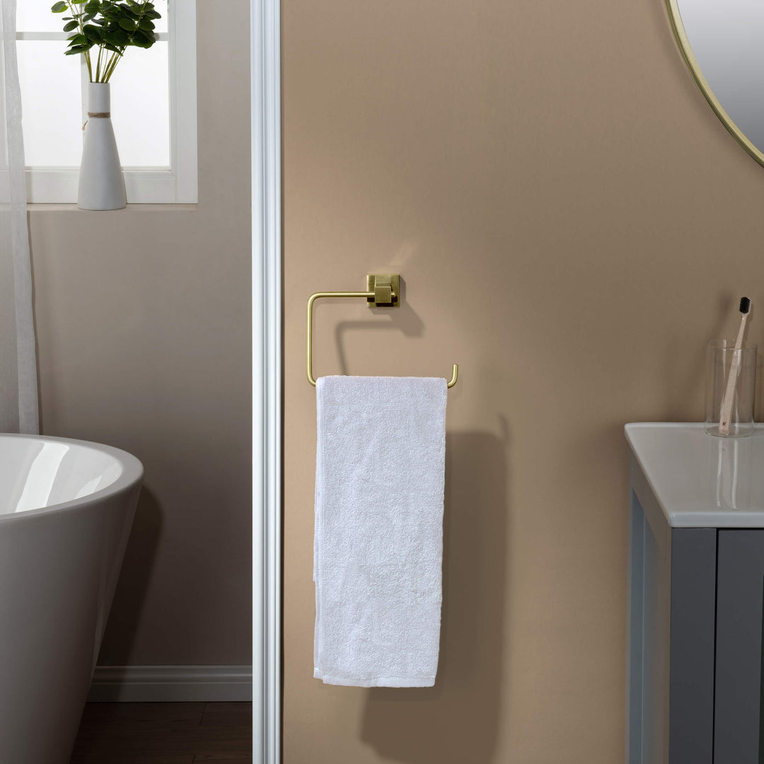 Quadra 4-Piece Bathroom Hardware Set in 2