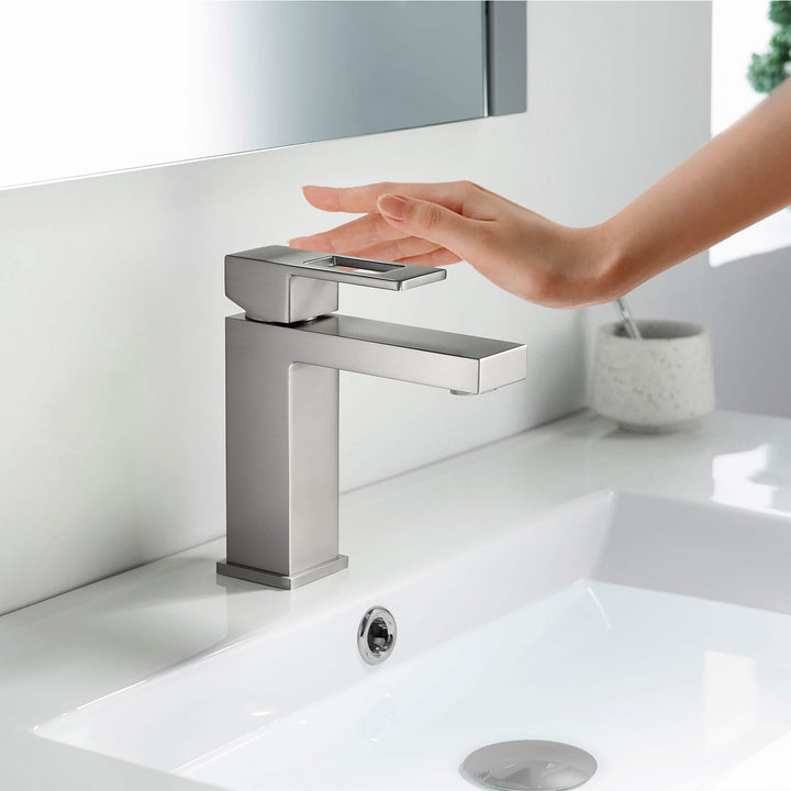 Quadra Single-Handle Single-Hole Bathroom Faucet with Pop-Up Drain