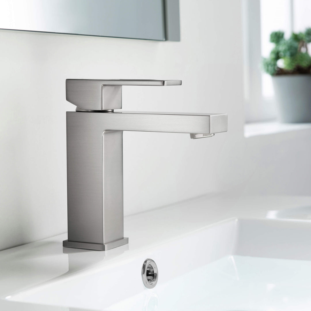 Quadra Single-Handle Single-Hole Bathroom Faucet with Pop-Up Drain