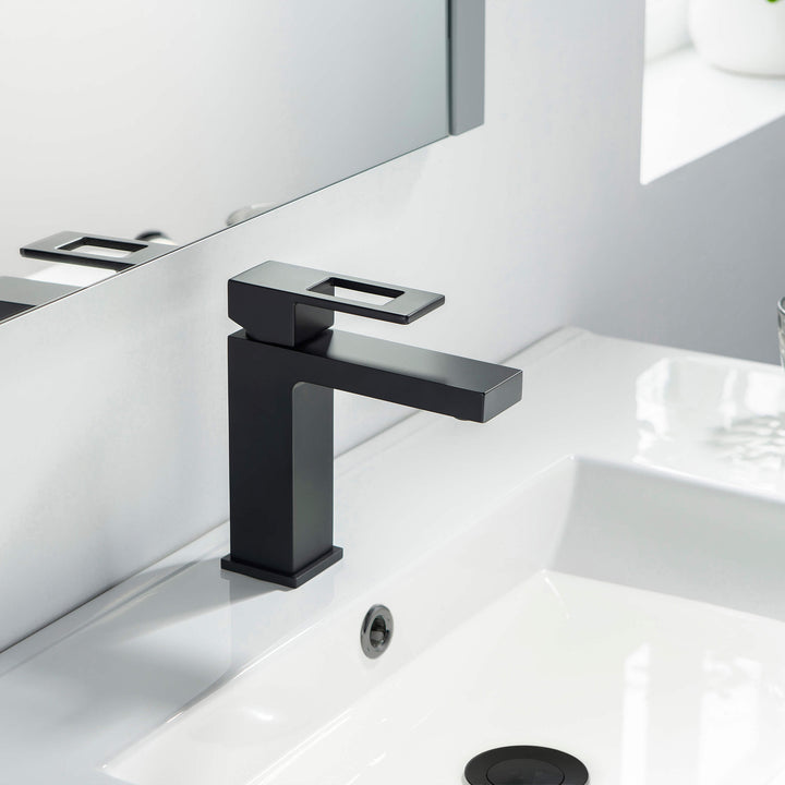 Quadra Single-Handle Single-Hole Bathroom Faucet with Pop-Up Drain