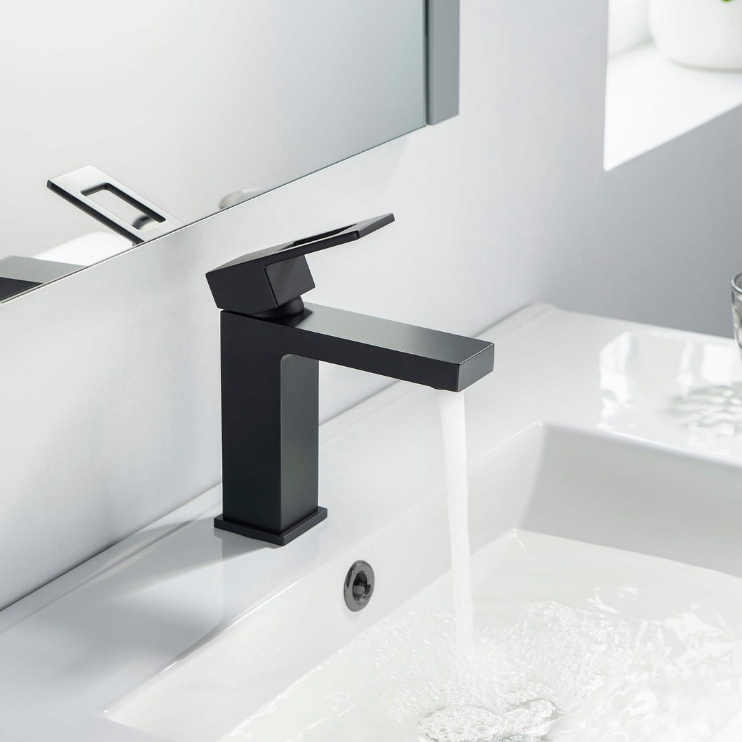 Quadra Single-Handle Single-Hole Bathroom Faucet with Pop-Up Drain