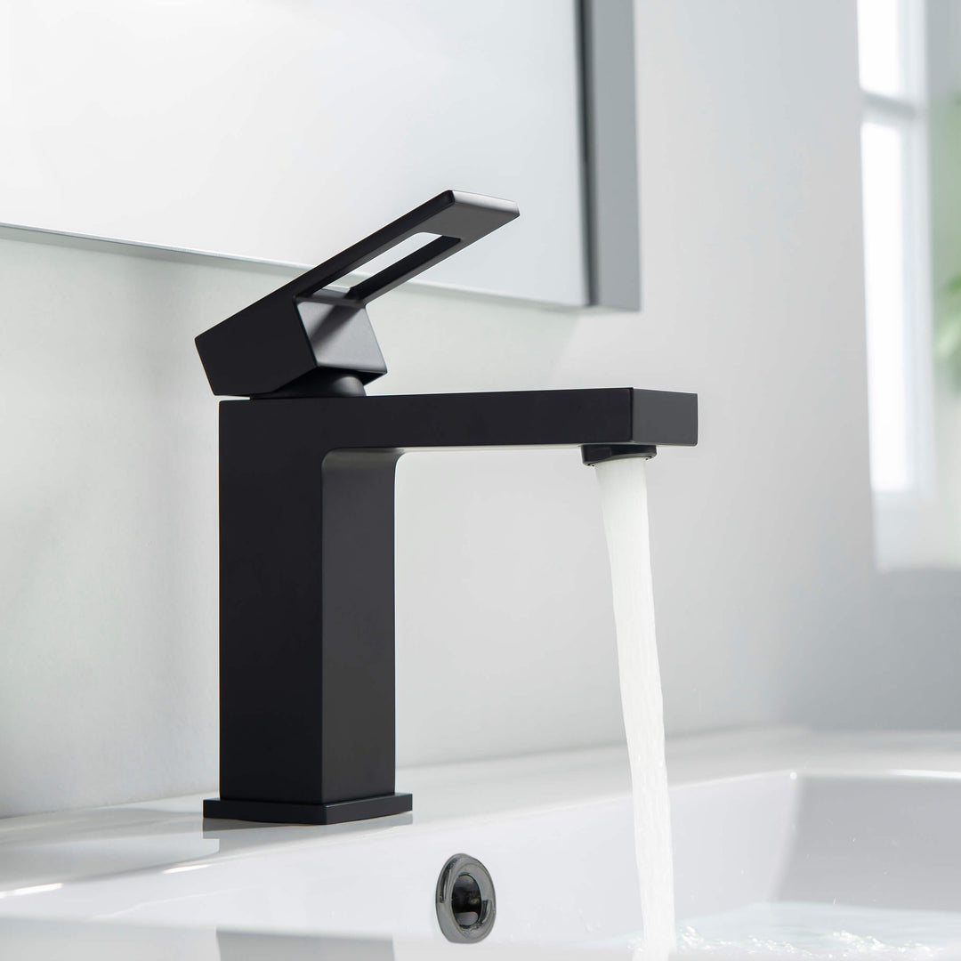 Quadra Single-Handle Single-Hole Bathroom Faucet with Pop-Up Drain