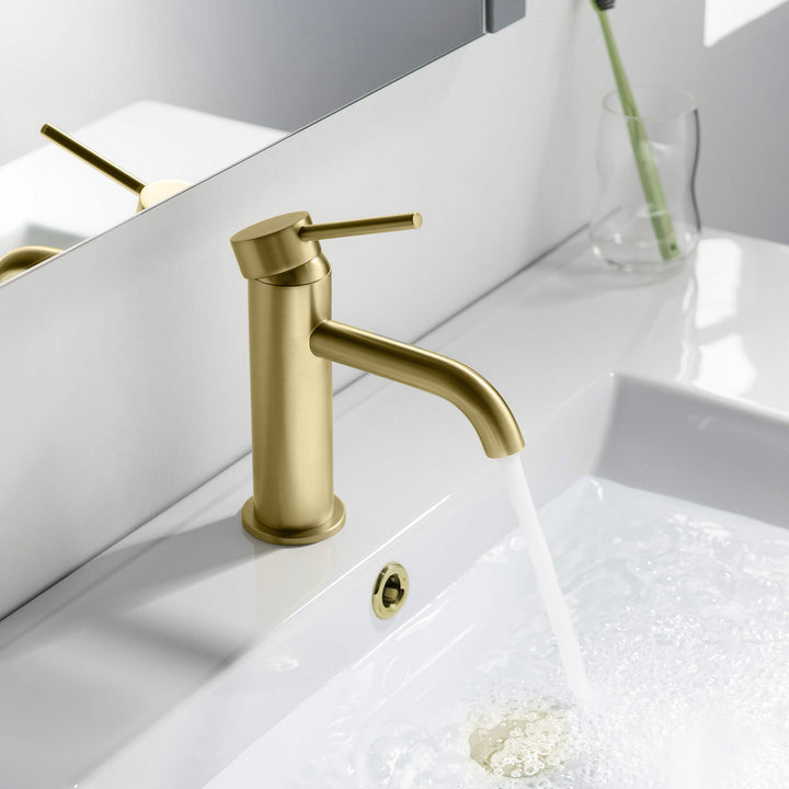 Halo Single-Handle Single-Hole Bathroom Faucet with Pop-Up Drain