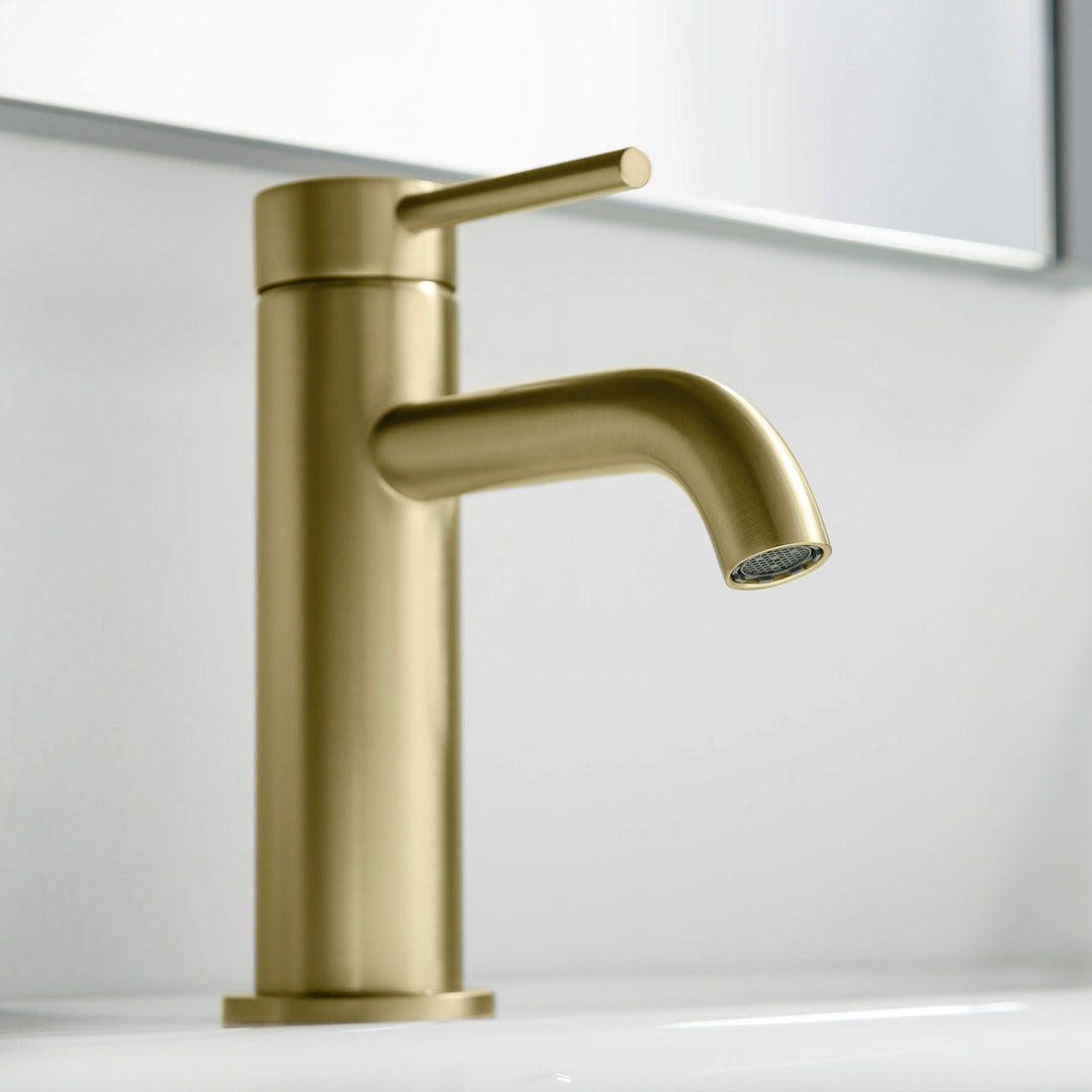 Halo Single-Handle Single-Hole Bathroom Faucet with Pop-Up Drain