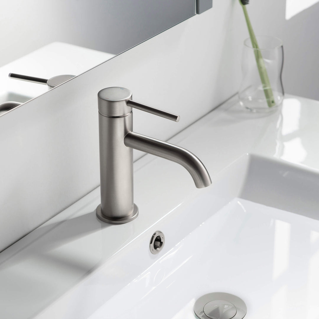 Halo Single-Handle Single-Hole Bathroom Faucet with Pop-Up Drain