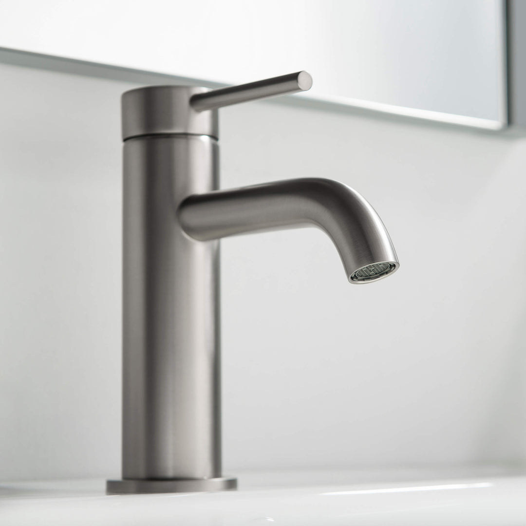 Halo Single-Handle Single-Hole Bathroom Faucet with Pop-Up Drain