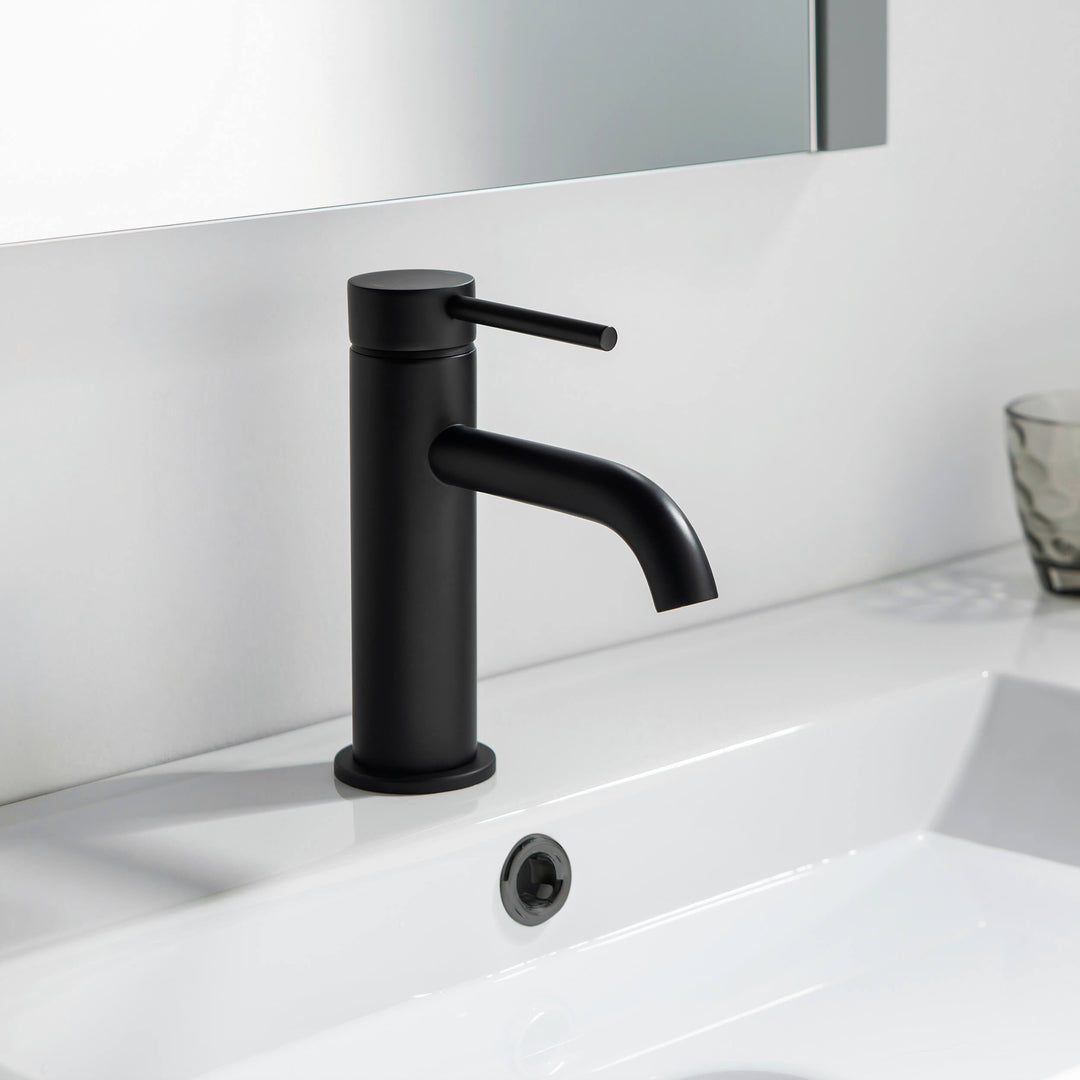 Halo Single-Handle Single-Hole Bathroom Faucet with Pop-Up Drain