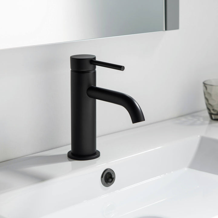 Halo Single-Handle Single-Hole Bathroom Faucet with Pop-Up Drain