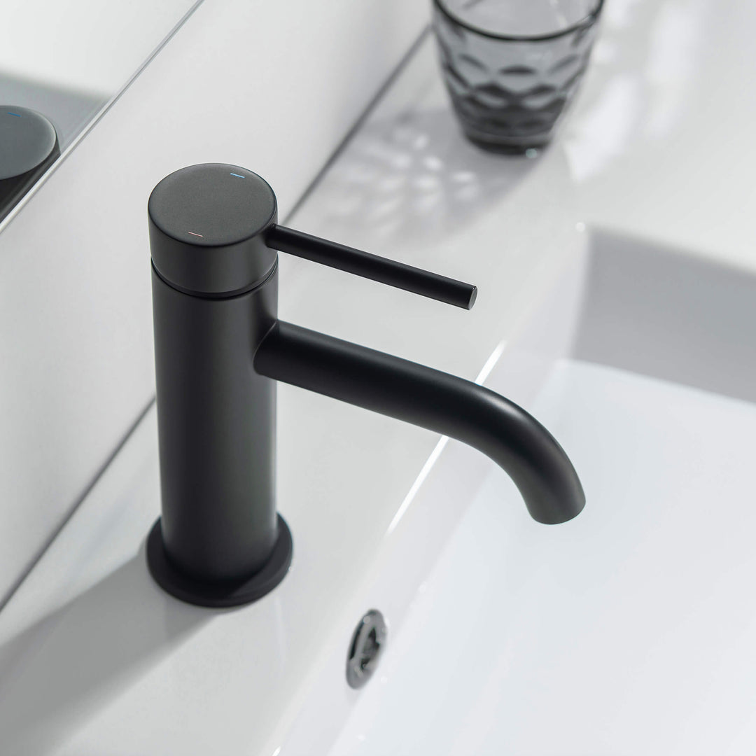 Halo Single-Handle Single-Hole Bathroom Faucet with Pop-Up Drain