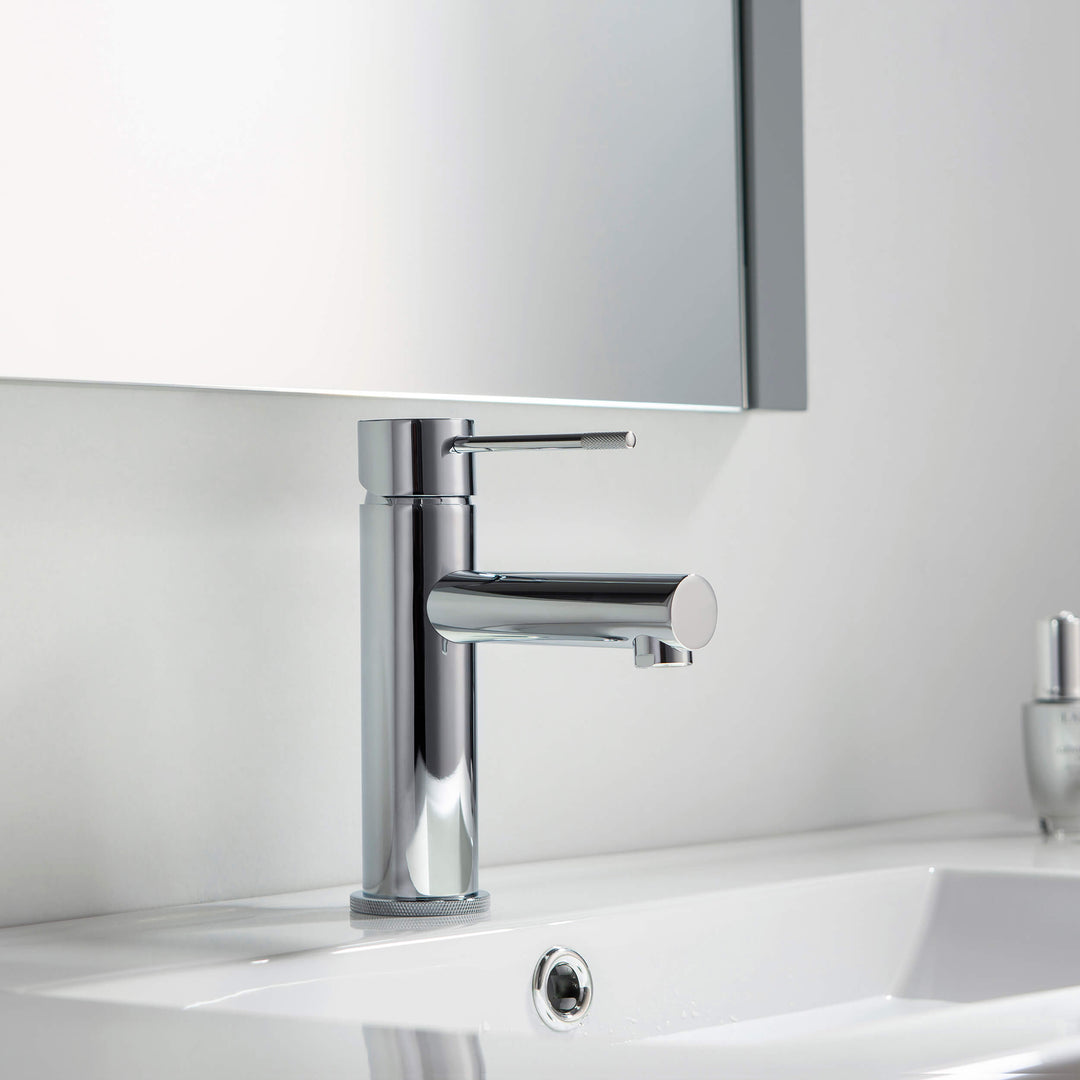 Verona Single-Handle Single-Hole Bathroom Faucet with Pop-Up Drain