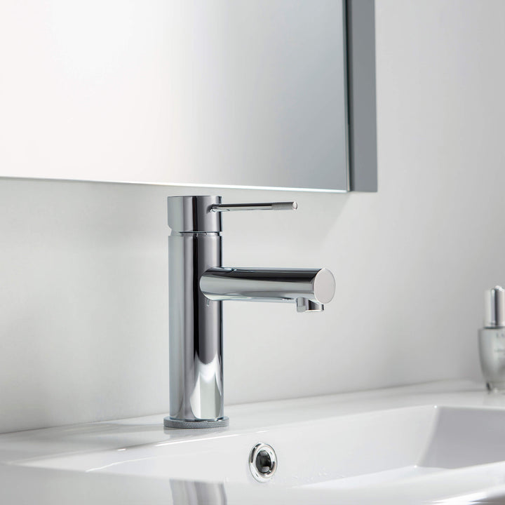 Verona Single-Handle Single-Hole Bathroom Faucet with Pop-Up Drain