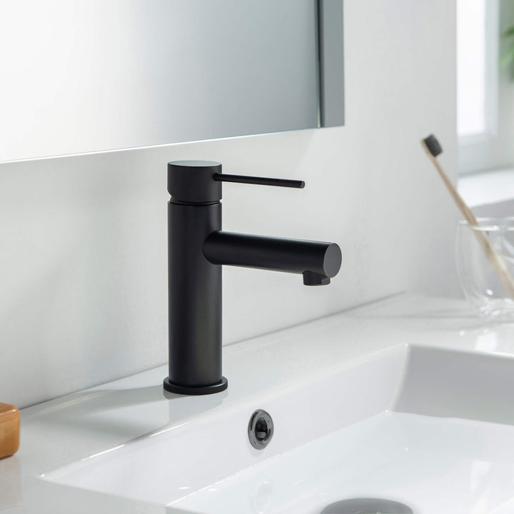 Verona Single-Handle Single-Hole Bathroom Faucet with Pop-Up Drain