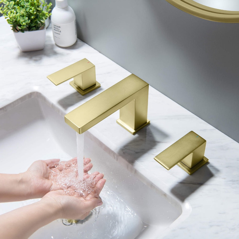 Quadra 8" Widespread Bathroom Faucet
