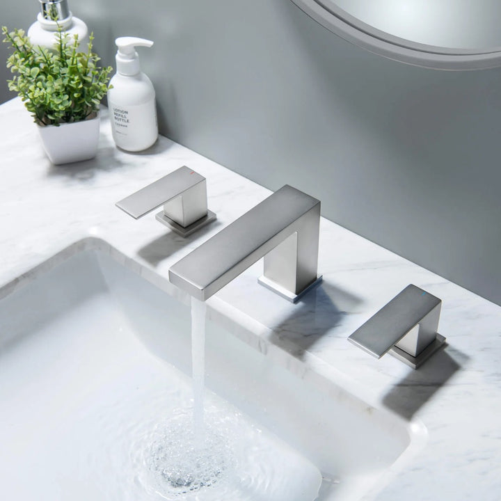 Quadra 8" Widespread Bathroom Faucet