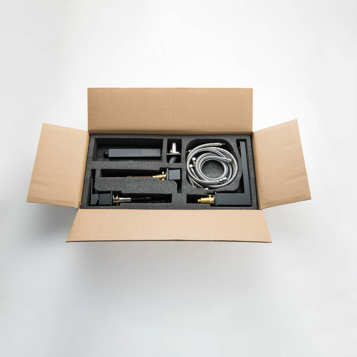 Quadra Deck-Mounted Roman Tub Faucet with Hand Shower