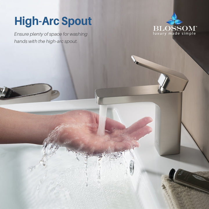 Single-Handle Single-Hole Bathroom Faucet in 118