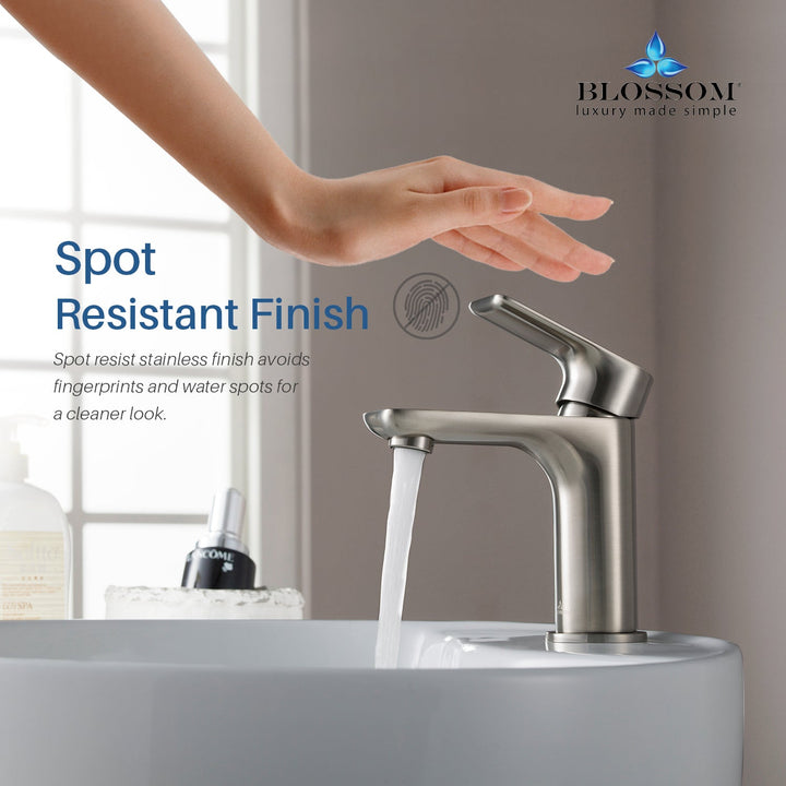 Single-Handle Single-Hole Bathroom Faucet in 120