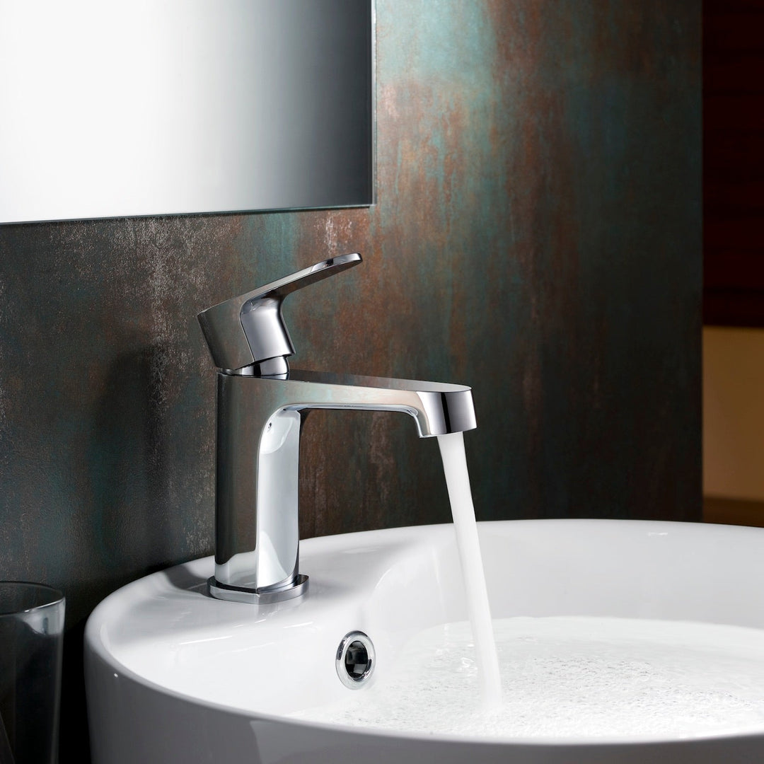 Single-Handle Single-Hole Bathroom Faucet in 302