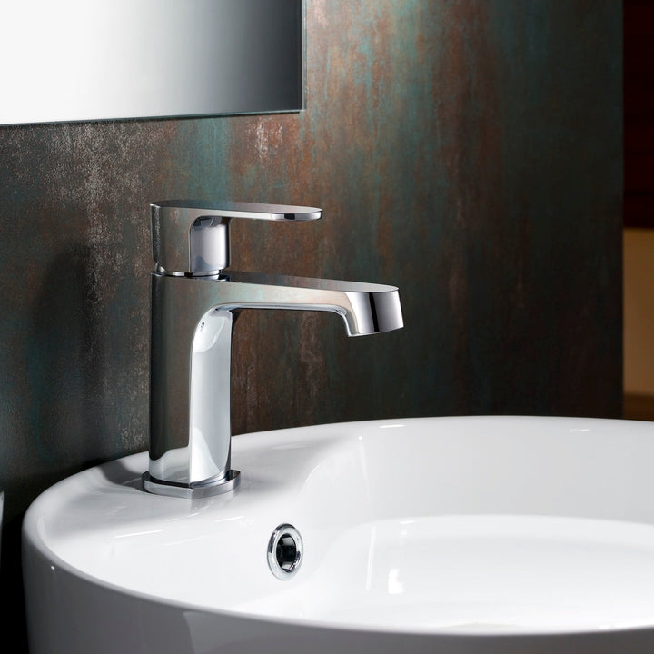 Single-Handle Single-Hole Bathroom Faucet in 302