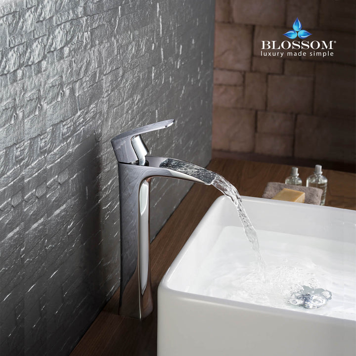 Single-Handle Single-Hole Bathroom Faucet in 305