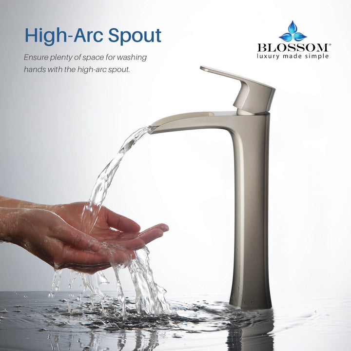 Single-Handle Single-Hole Bathroom Faucet in 305