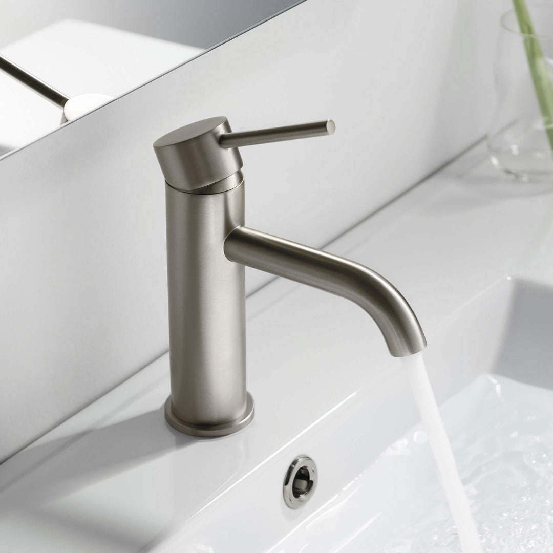 Value Collection Single-Handle Single-Hole Bathroom Faucet with Pop-Up Drain in F201
