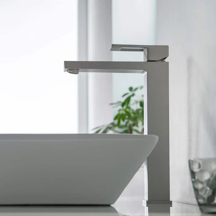 Quadra Single-Handle Single-Hole Bathroom Vessel Sink Faucet