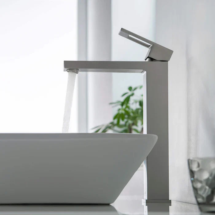 Quadra Single-Handle Single-Hole Bathroom Vessel Sink Faucet
