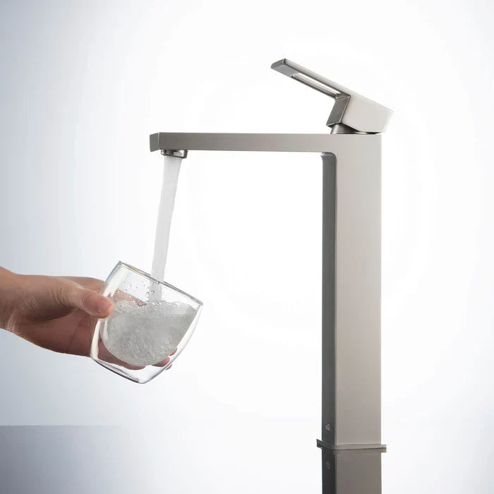 Quadra Single-Handle Single-Hole Bathroom Vessel Sink Faucet