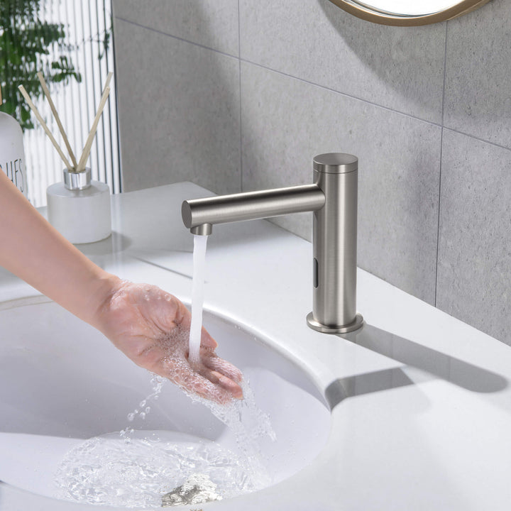 Halo Touchless Bathroom Faucet with Pop-Up Drain