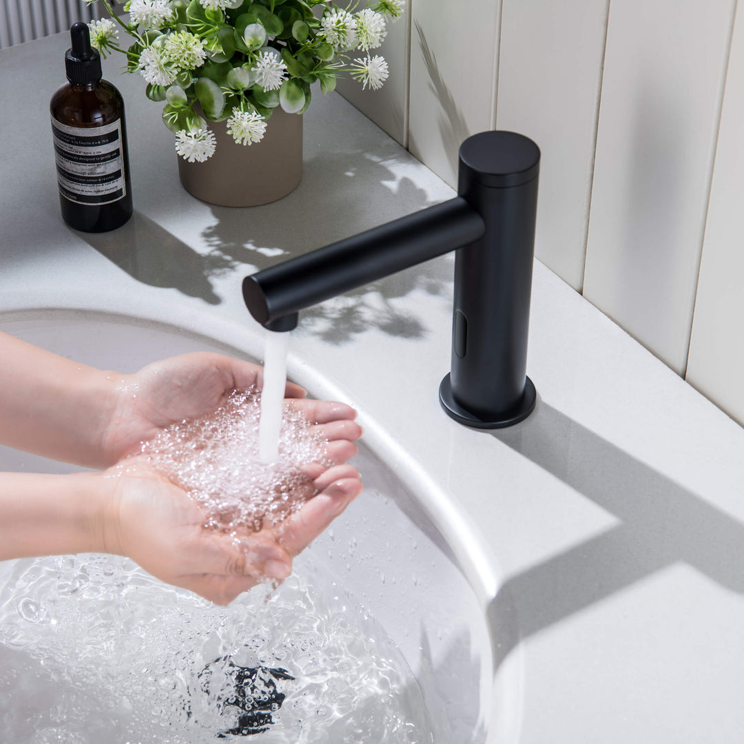 Halo Touchless Bathroom Faucet with Pop-Up Drain