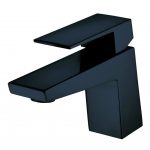 D222562BS_MID-TOWN_BATHROOM_Left-1024×1024