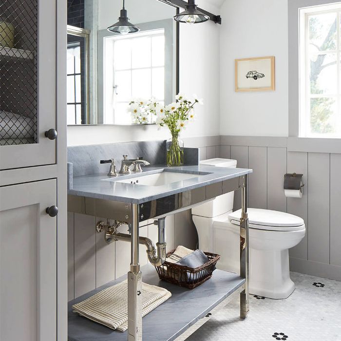 cdn.cliqueinc.com__cache__posts__277280__best-small-bathroom-ideas-277280-1549926656211-main.700x0c-e187899acf89486aa29f6fa55dec804a
