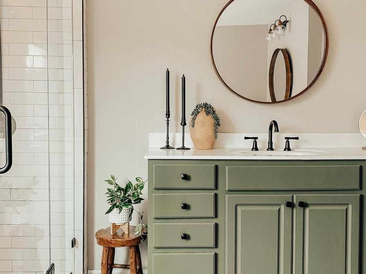 Design Ideas for a Green Vanity and Bathroom