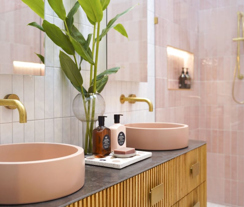 8 Ways to Master an Eclectic Bathroom Design