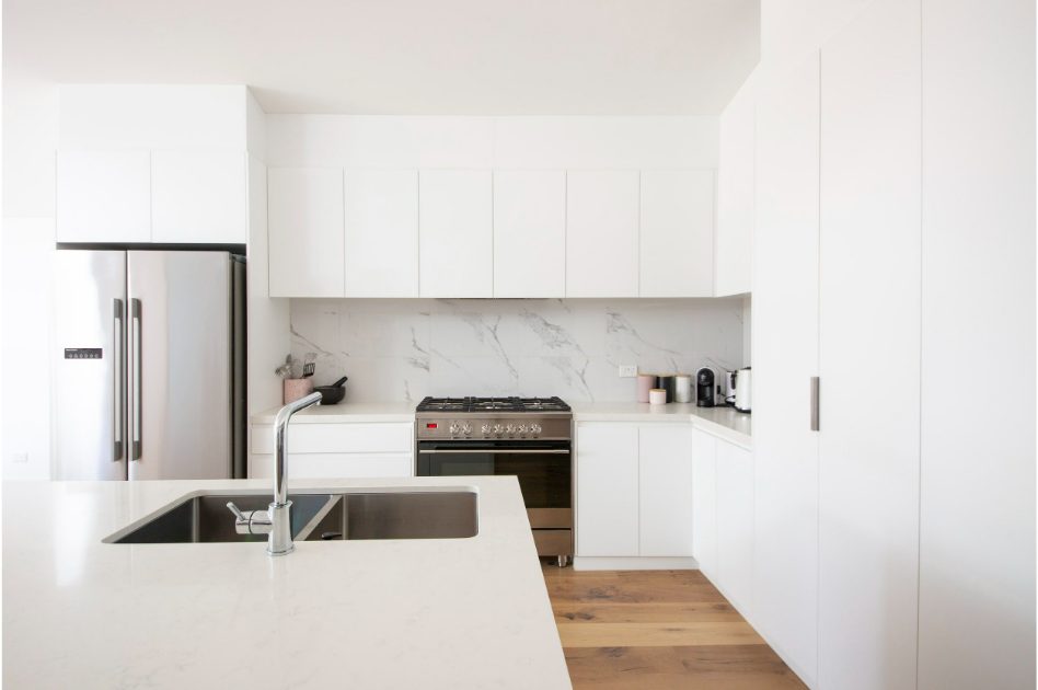 modern minimalist kitchen