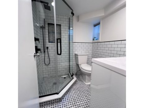 Bathroom Floor With Black And White Basket Weave Mosaic Tile